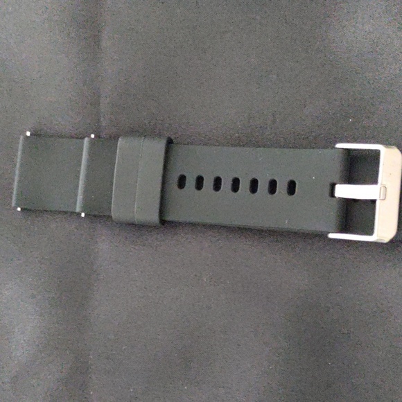 Elegant Smartwatch with Purple Strap - Picture 3 of 4